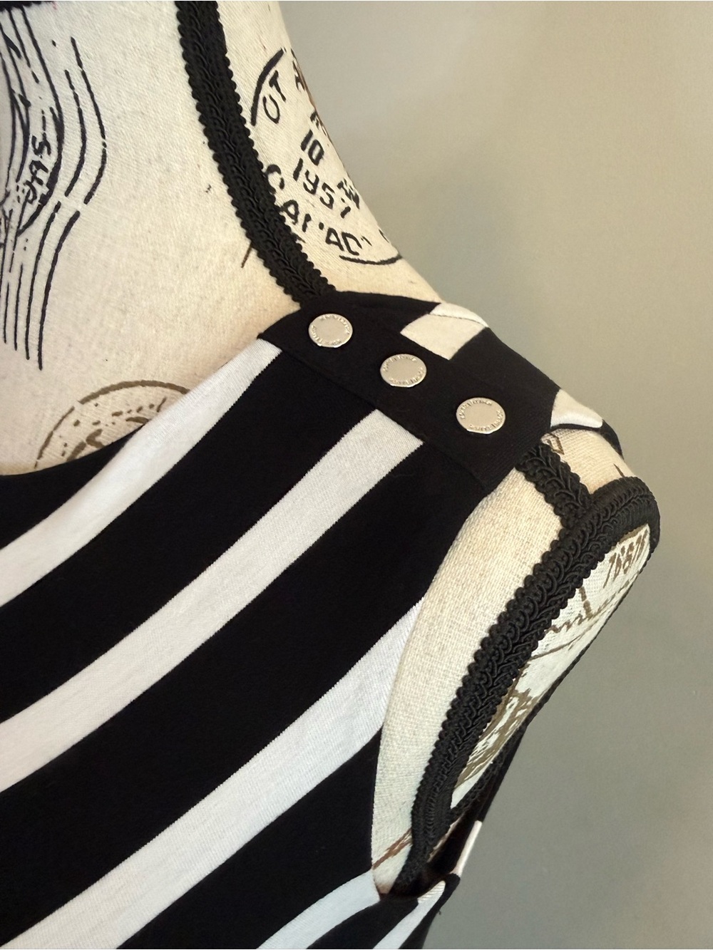 White House Black Market Black and White Striped Ruched Midi Dress - Size 0 - Picture 5 of 11